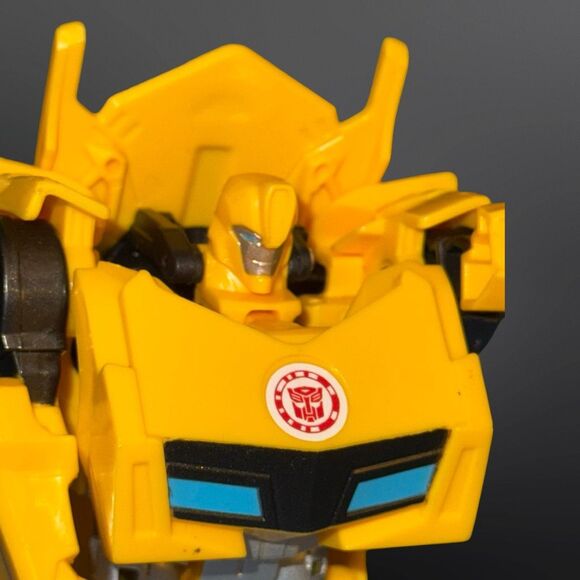 Transformers 1 Step Changer Bumblebee Plastic Action Figure B17 - Picture 9 of 10